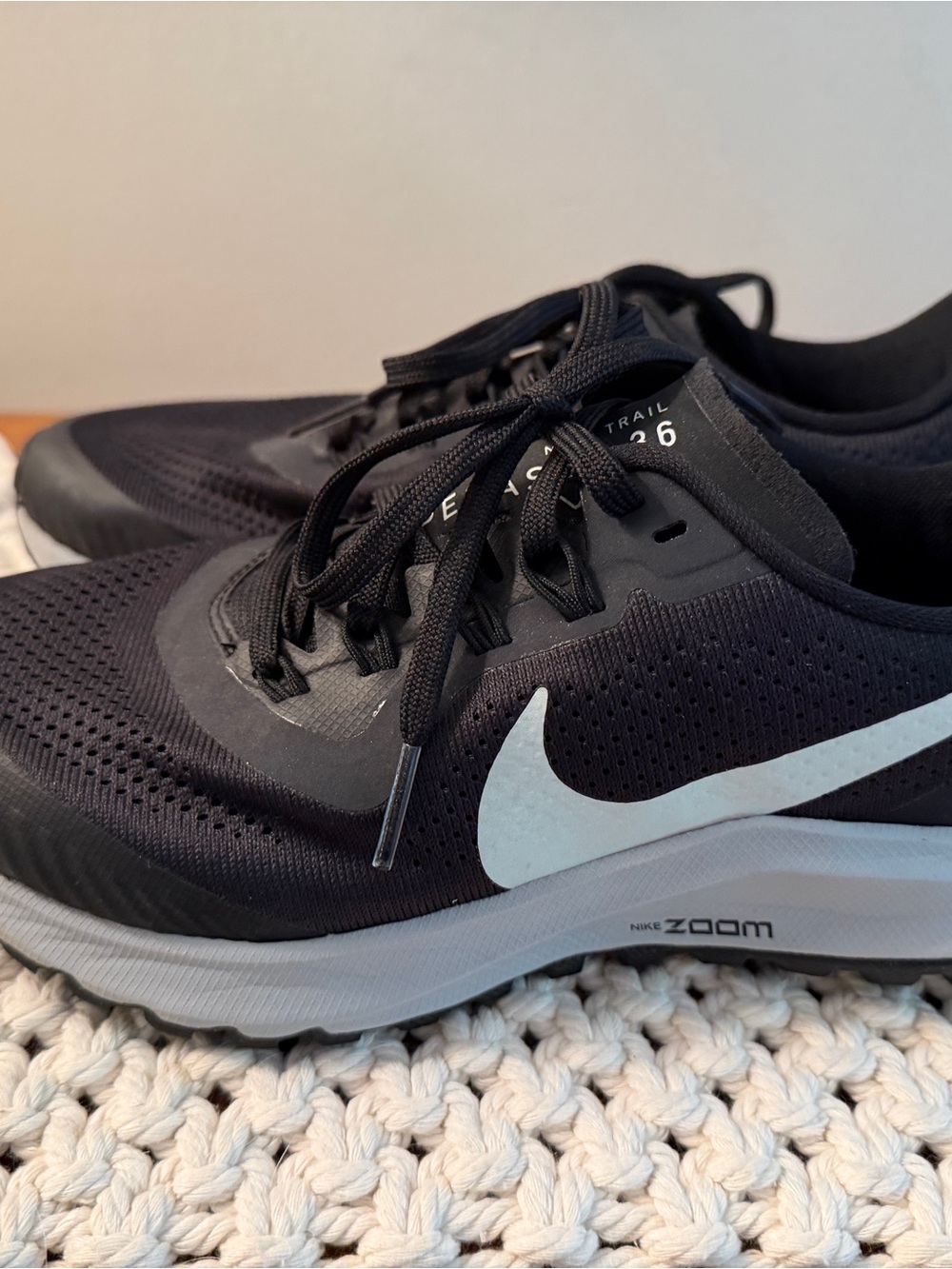 Ladies Size 7 Nike Air Zoom Pegasus 36 Trail Sneakers Black/White/Gray Like NEW!